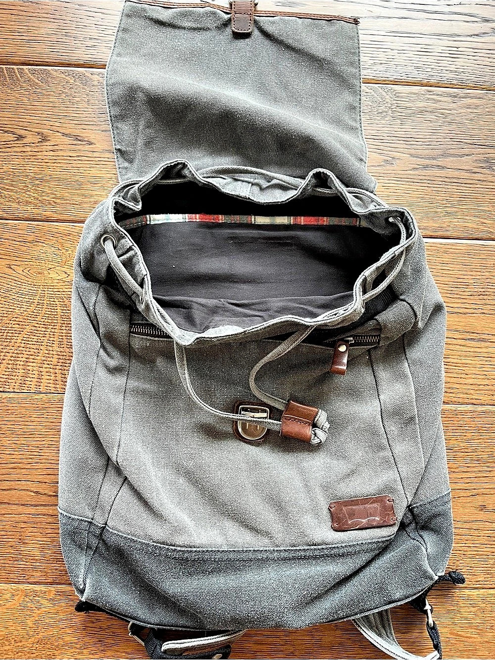 Levi’s Canvas Backpack - Picture 2 of 3